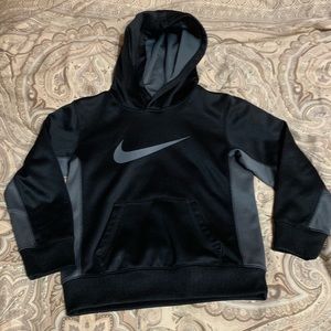 Boys Nike Hoodie in Black and Gray sz5